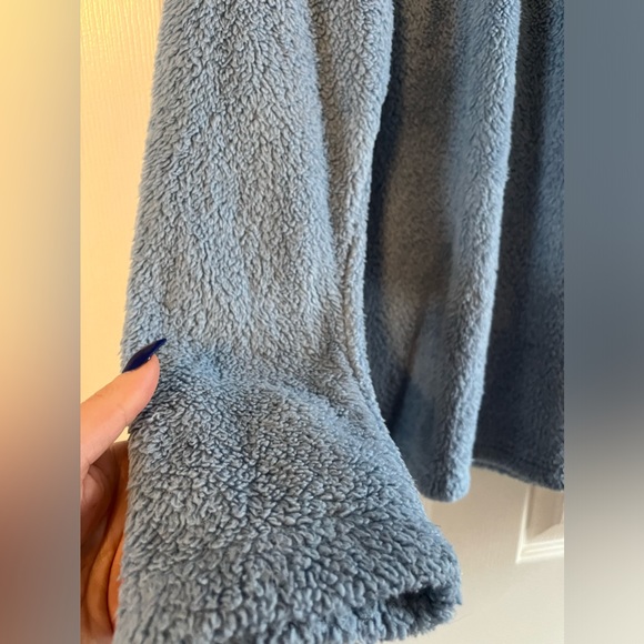 East Coast Lifestyle Sherpa sweater - Picture 4 of 6